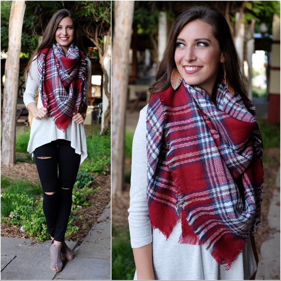 ✨LAST ONE✨Red/navy plaid blanket scarf - Picture 4 of 5